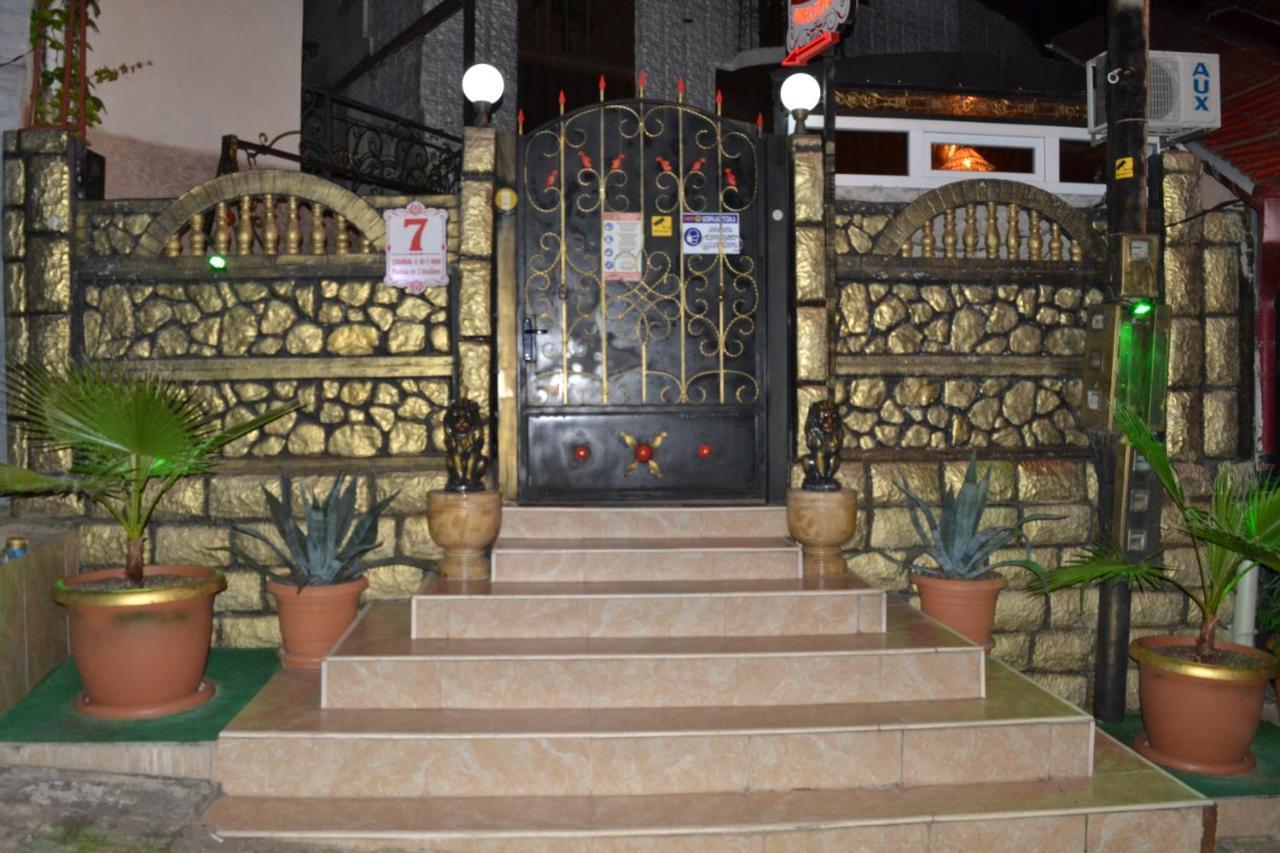 Hotel Mkudro Kʼutʼaisi Exterior foto