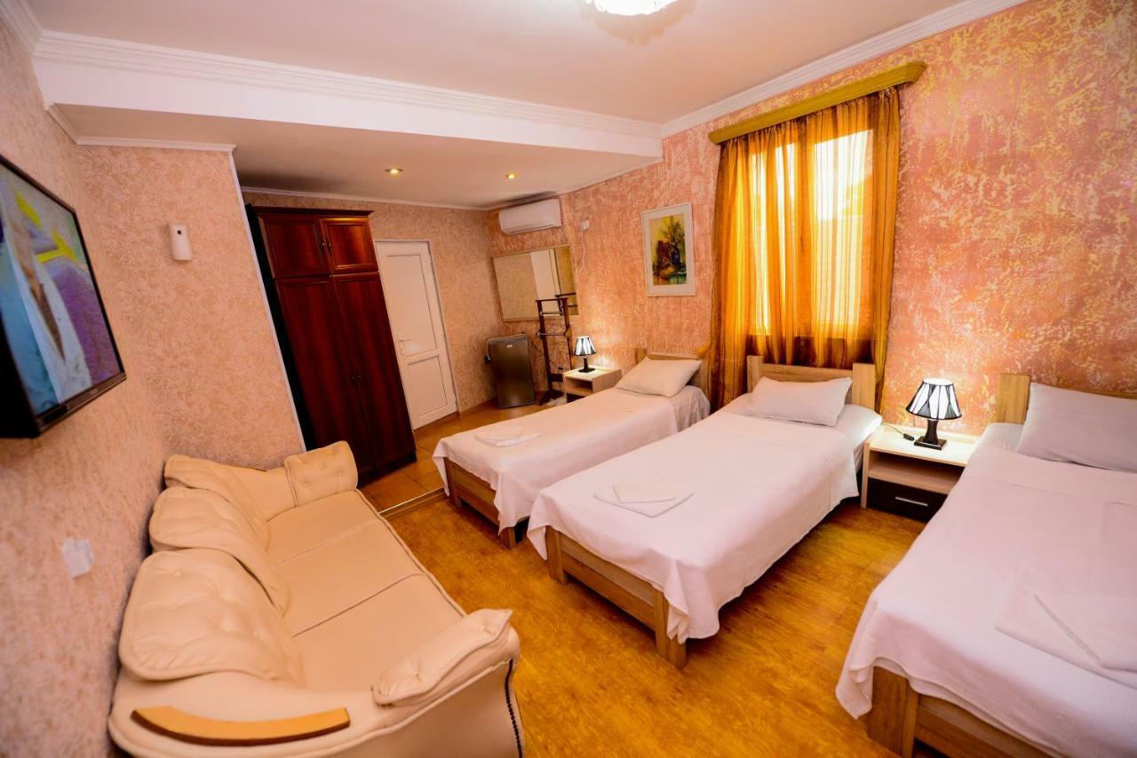 Hotel Mkudro Kʼutʼaisi Exterior foto
