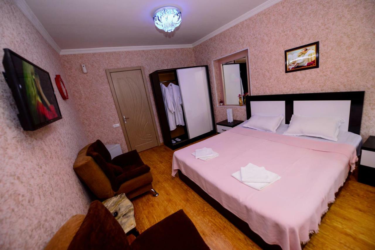 Hotel Mkudro Kʼutʼaisi Exterior foto