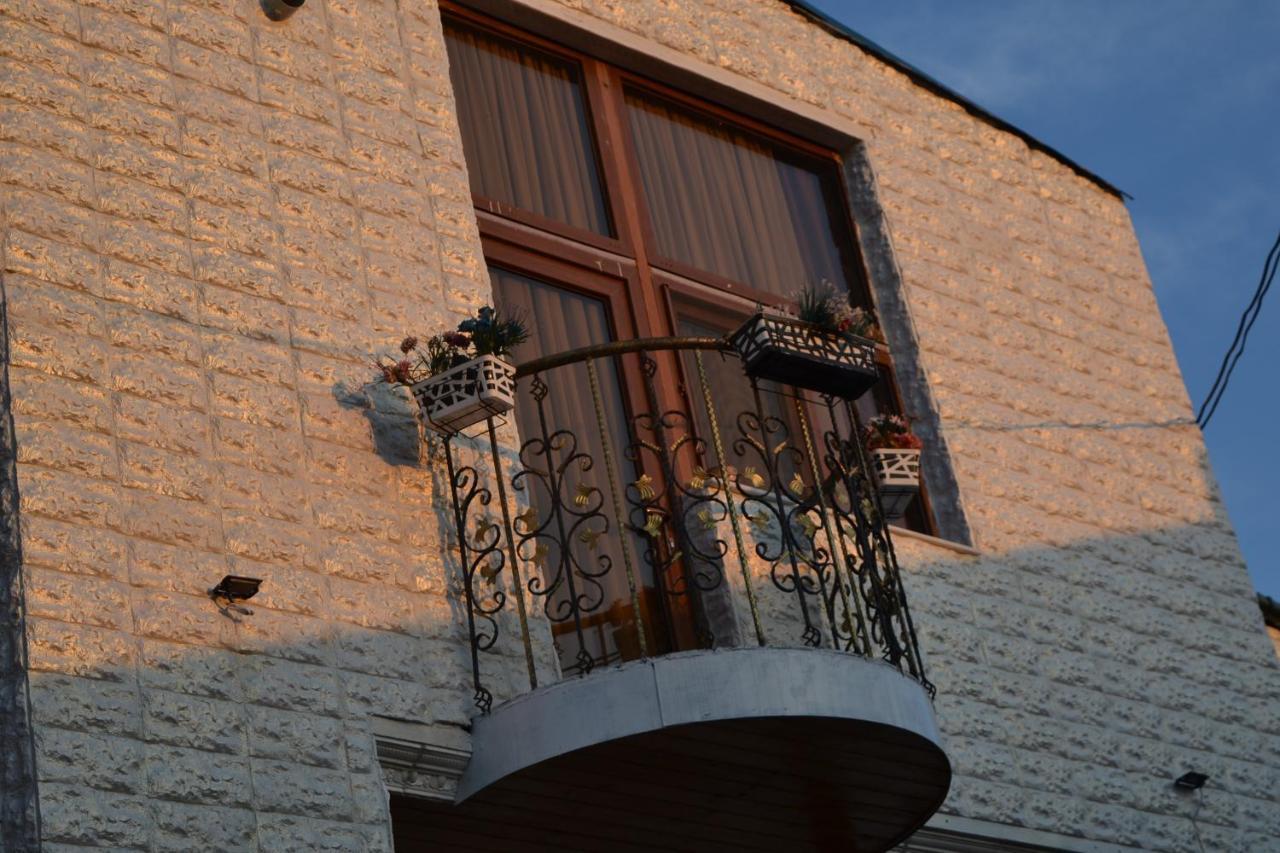 Hotel Mkudro Kʼutʼaisi Exterior foto